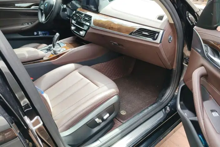BMW 5 Series 2020 Model 525Li Luxury Set – фото 28