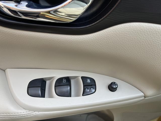 Nissan Tiida 2011 1.6L CVT Comfort – фото 10
