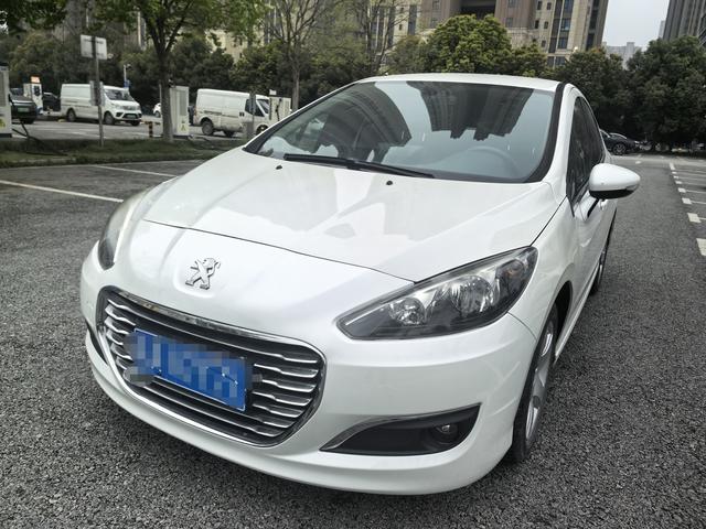 Peugeot 308 2014 Enjoy Classic 1.6L Automatic Trend – фото 1
