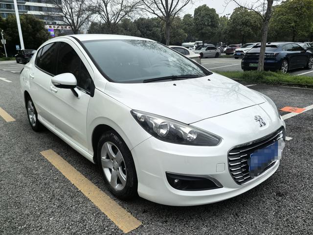 Peugeot 308 2014 Enjoy Classic 1.6L Automatic Trend – фото 3