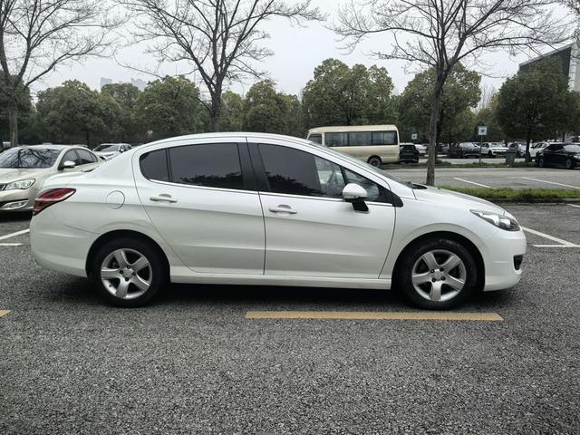Peugeot 308 2014 Enjoy Classic 1.6L Automatic Trend – фото 10