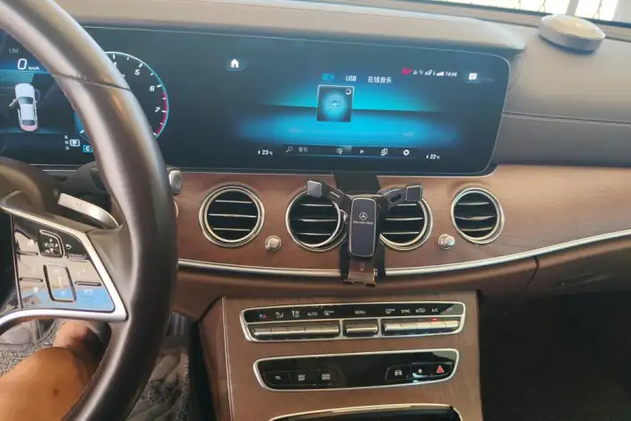 Mercedes-Benz E-Class 2022 Model E 260 L 4MATIC sedan – фото 10