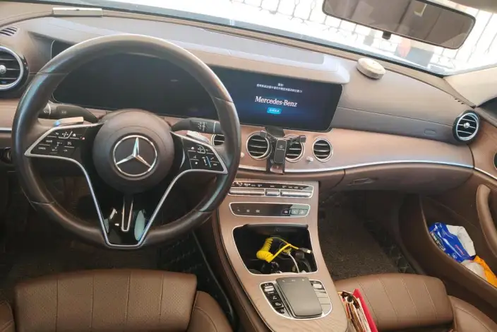 Mercedes-Benz E-Class 2022 Model E 260 L 4MATIC sedan – фото 13