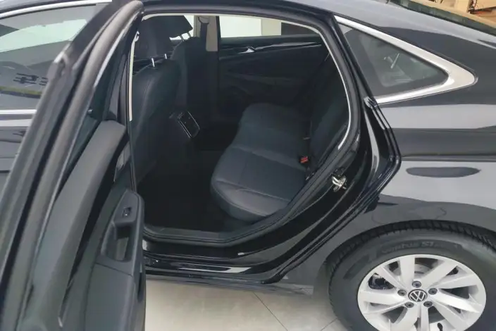 Volkswagen Passat 2024 Model 280TSI Business Edition – фото 16