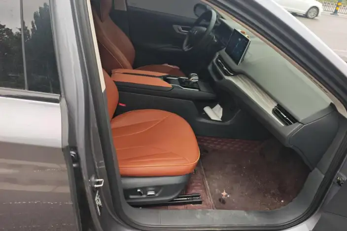 Hongqi E-QM5 2024 Model 610KM PLUS Edition 100kW – фото 6