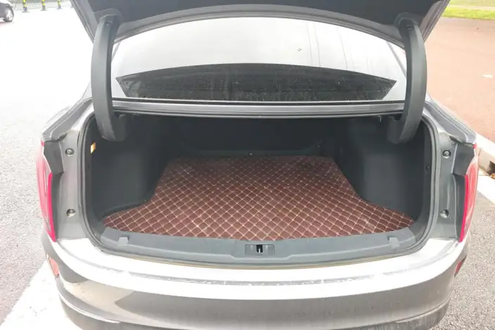 Hongqi E-QM5 2024 Model 610KM PLUS Edition 100kW – фото 17