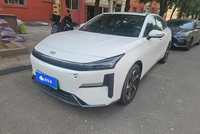 Geely Galaxy L6 2025 Model 1.5 EM-i DHT 140KM Tiggo + Edition – фото 18
