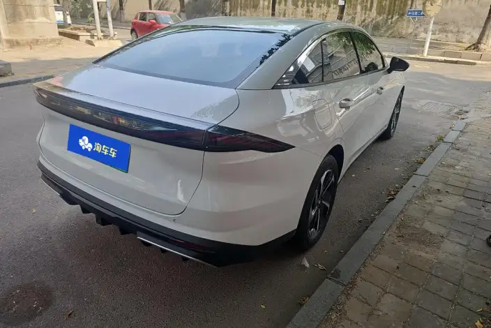 Geely Galaxy L6 2025 Model 1.5 EM-i DHT 140KM Tiggo + Edition – фото 20