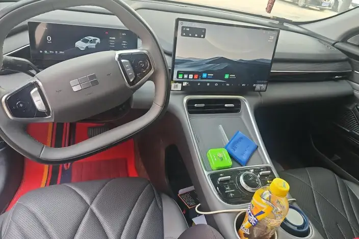Geely Galaxy L6 2025 Model 1.5 EM-i DHT 140KM Tiggo + Edition – фото 30