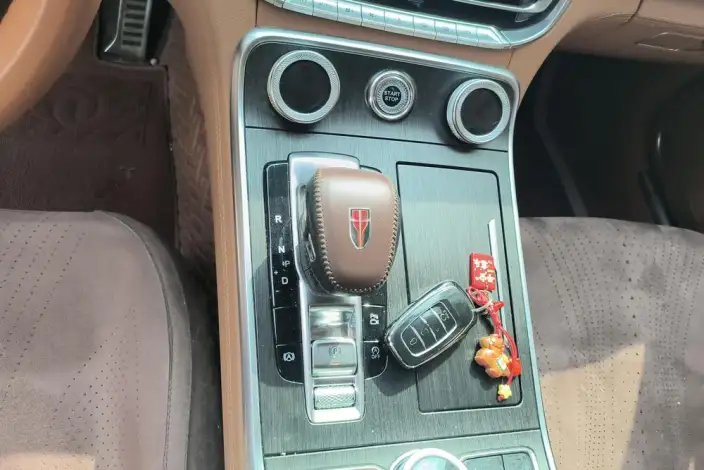 HONGQI H9 2022 Model 2.0T Smart Flag Enjoy Edition – фото 15