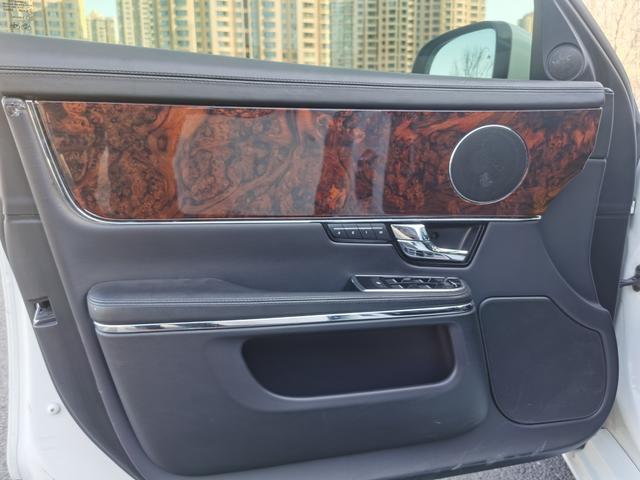 Jaguar XJ 2011 модификация XJL 3.0 Panorama Business Edition – фото 7