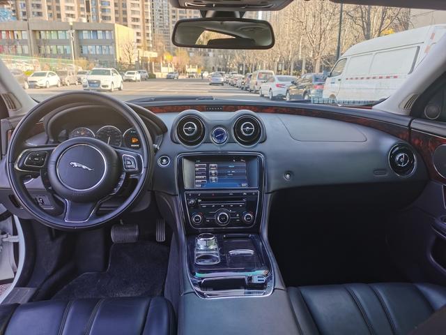 Jaguar XJ 2011 модификация XJL 3.0 Panorama Business Edition – фото 12