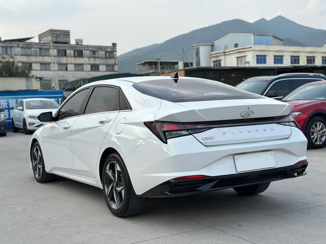 Hyundai Elantra 2022 1.5L CVT GLX Elite – фото 15