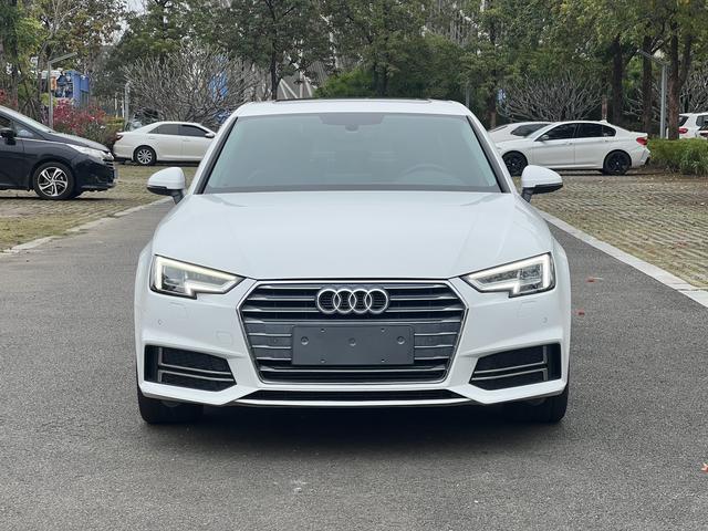 Audi A4L 2018 30th Anniversary 40 TFSI Fashion – фото 2