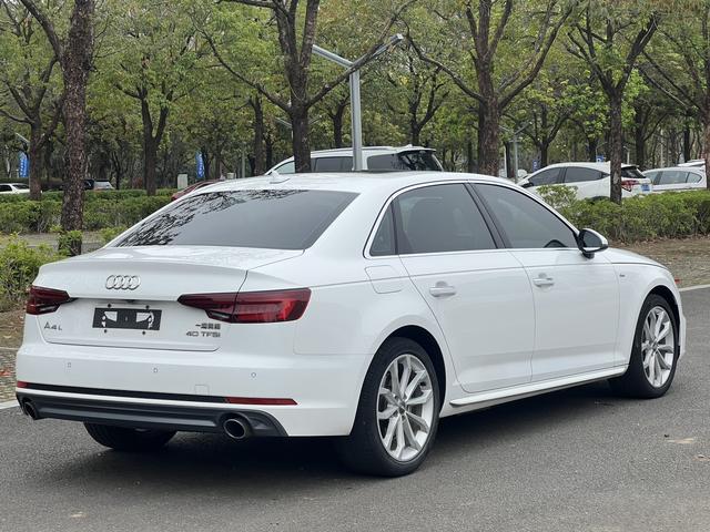 Audi A4L 2018 30th Anniversary 40 TFSI Fashion – фото 7