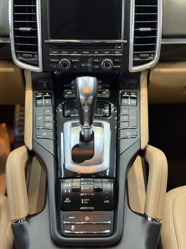 Porsche Cayenne 2015 Cayenne 3.0T – фото 8