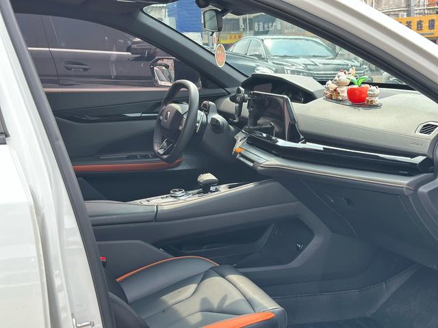 Changan UNI-V 2023 1.5T Premium – фото 7