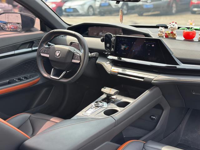 Changan UNI-V 2023 1.5T Premium – фото 9