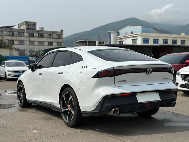Changan UNI-V 2023 1.5T Premium – фото 17