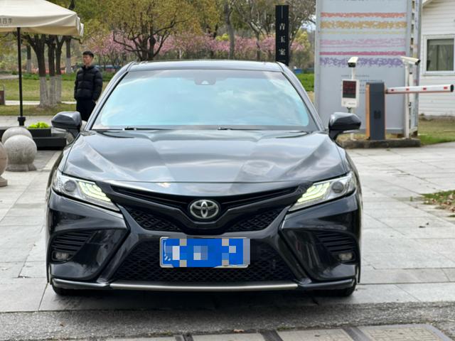 Toyota Camry 2018 2.5G Luxury – фото 2
