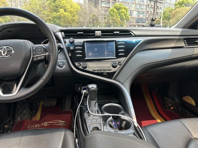 Toyota Camry 2018 2.5G Luxury – фото 10