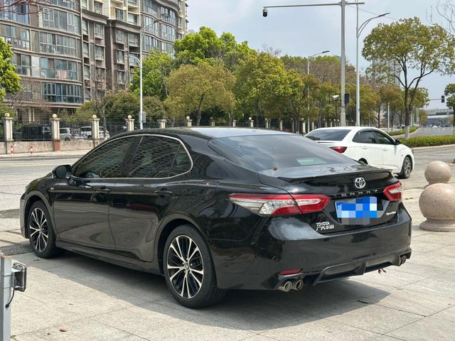 Toyota Camry 2018 2.5G Luxury – фото 12