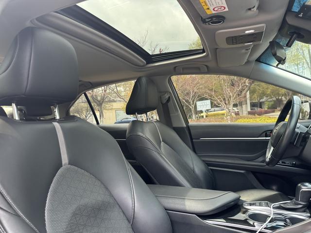 Toyota Camry 2018 2.5G Luxury – фото 17