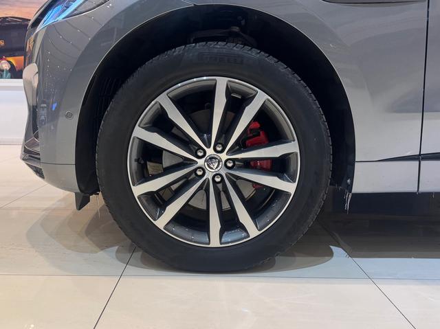 Jaguar F-PACE 2025 P250 R-Dynamic SE – фото 4