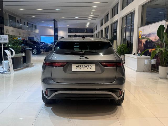 Jaguar F-PACE 2025 P250 R-Dynamic SE – фото 5