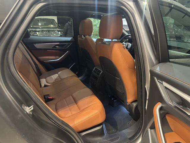 Jaguar F-PACE 2025 P250 R-Dynamic SE – фото 9