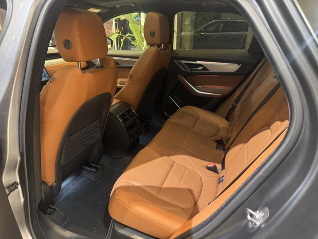 Jaguar F-PACE 2025 P250 R-Dynamic SE – фото 12