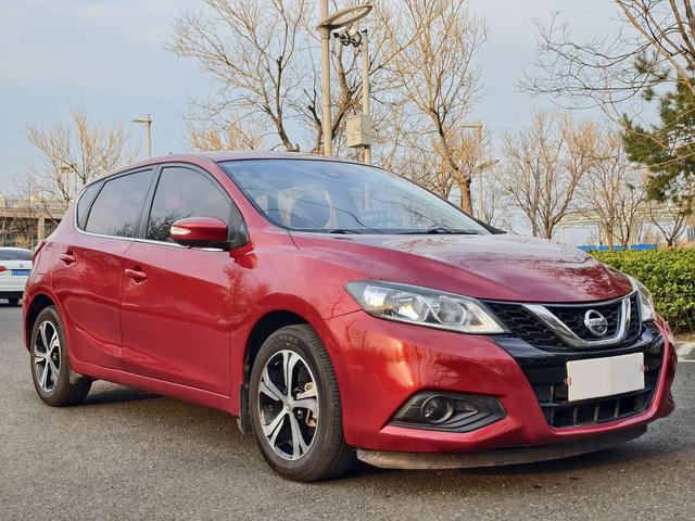 Nissan Tiida 2016 1.6L CVT Cool Move – фото 3