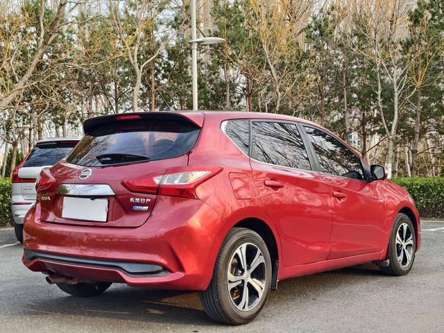 Nissan Tiida 2016 1.6L CVT Cool Move – фото 6