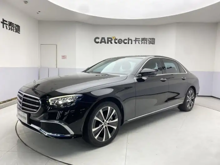 Mercedes-Benz E-Class PHEV 2023 Model E 350 e L sedan – фото 1