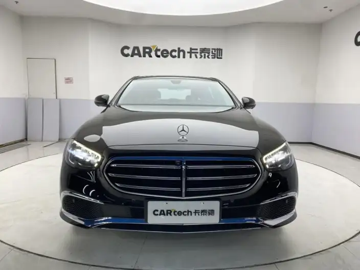 Mercedes-Benz E-Class PHEV 2023 Model E 350 e L sedan – фото 2