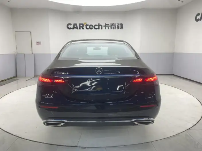 Mercedes-Benz E-Class PHEV 2023 Model E 350 e L sedan – фото 6