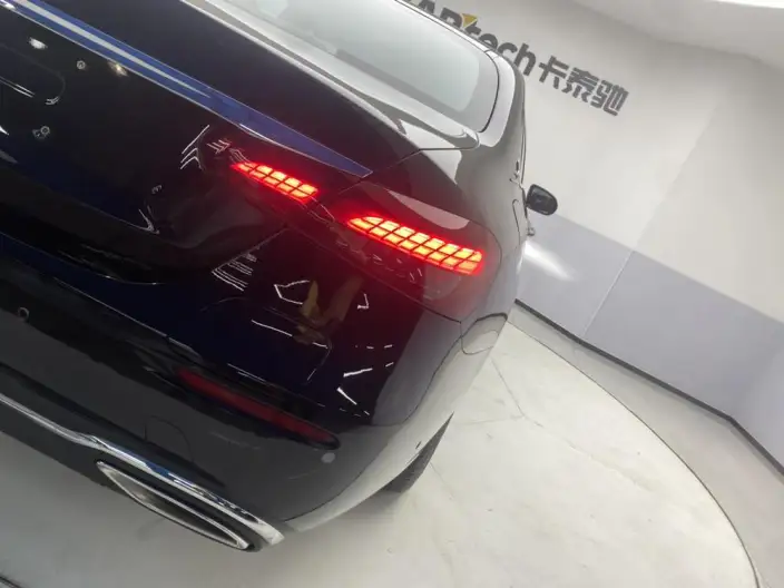 Mercedes-Benz E-Class PHEV 2023 Model E 350 e L sedan – фото 12