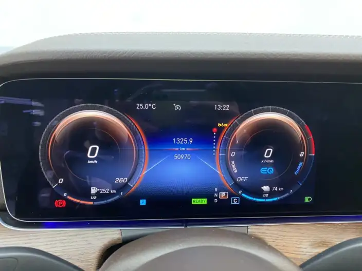 Mercedes-Benz E-Class PHEV 2023 Model E 350 e L sedan – фото 20