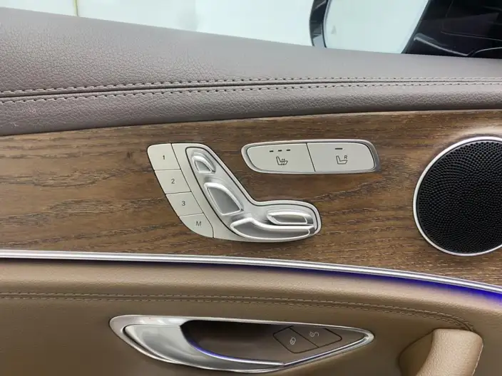 Mercedes-Benz E-Class PHEV 2023 Model E 350 e L sedan – фото 23