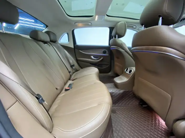 Mercedes-Benz E-Class PHEV 2023 Model E 350 e L sedan – фото 25