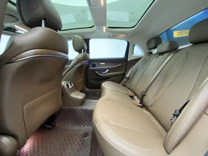 Mercedes-Benz E-Class PHEV 2023 Model E 350 e L sedan – фото 30