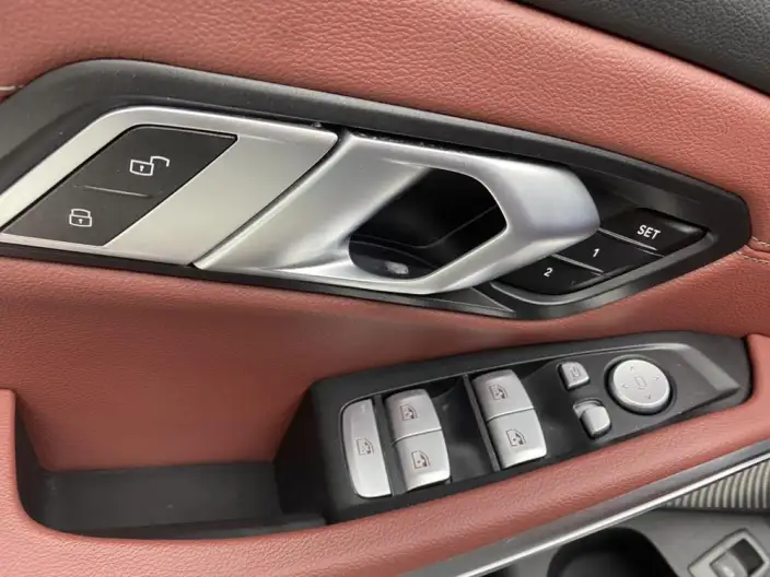 BMW 3 Series 2025 Model 325Li M Sports Set – фото 28