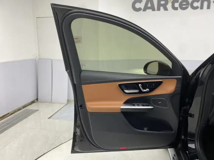 Mercedes-Benz GLC 2023 Model Facelift GLC 300 L 4MATIC Dynamic Model 7 seat – фото 28