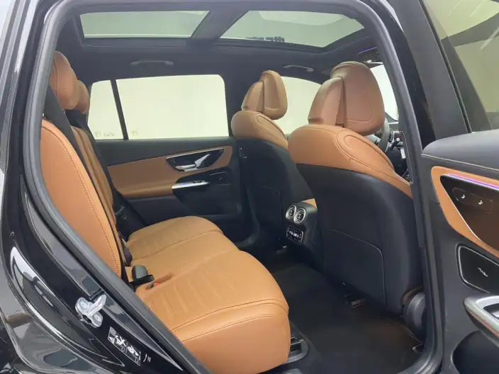 Mercedes-Benz GLC 2023 Model Facelift GLC 300 L 4MATIC Dynamic Model 7 seat – фото 30