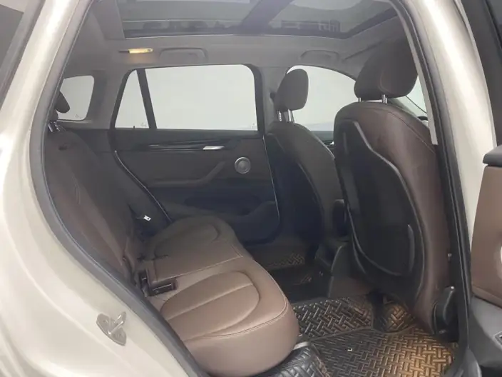 BMW X1 2021 Model sDrive20Li Fashion Model – фото 29