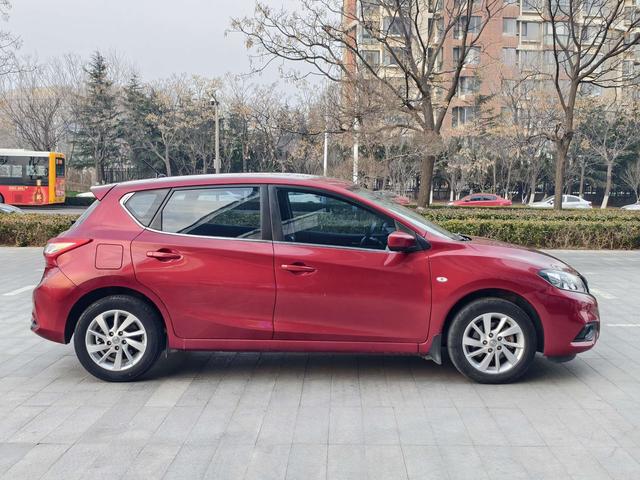 Nissan Tiida 2016 1.6L CVT Cool Move – фото 7