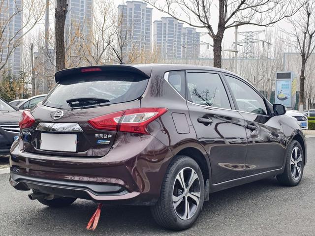 Nissan Tiida 2016 1.6L CVT Cool Move – фото 6