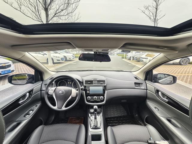 Nissan Tiida 2016 1.6L CVT Cool Move – фото 9