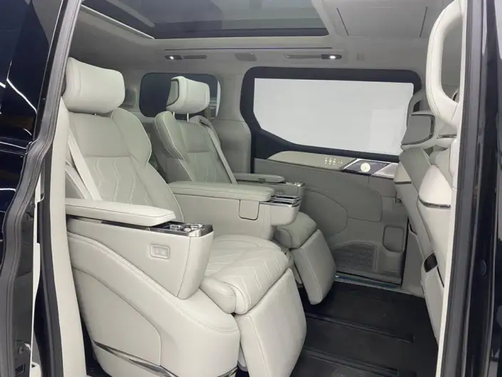 Volvo EM90 2025 Model Ultra VI seat – фото 15