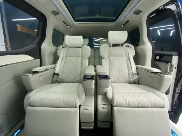 Volvo EM90 2025 Model Ultra VI seat – фото 24